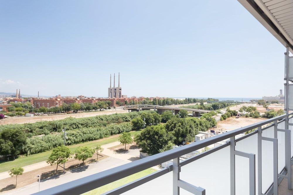 Olala Port Forum Apartments Sant Adrià de Besòs Eksteriør billede