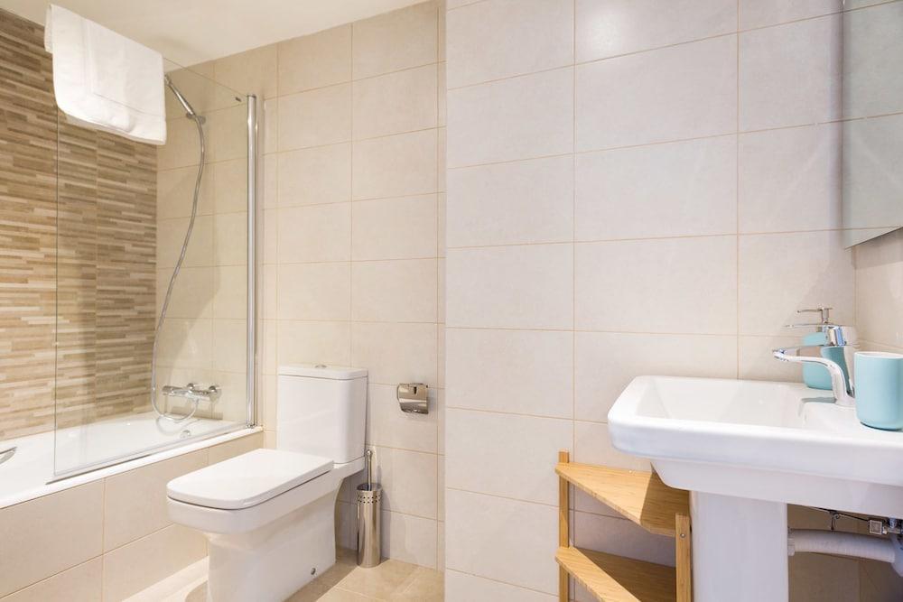 Olala Port Forum Apartments Sant Adrià de Besòs Eksteriør billede