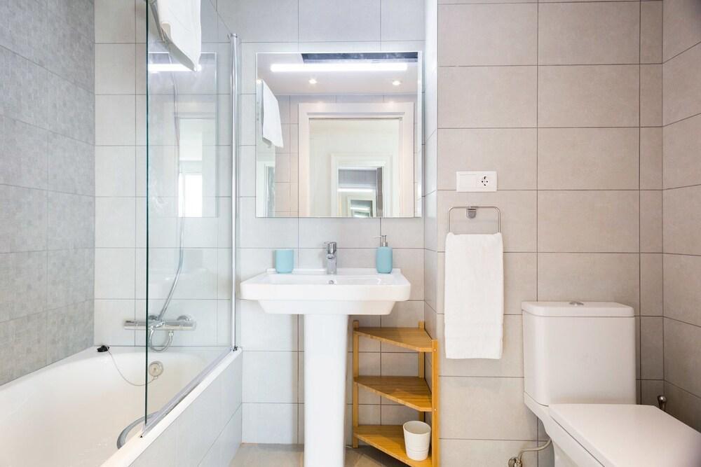 Olala Port Forum Apartments Sant Adrià de Besòs Eksteriør billede